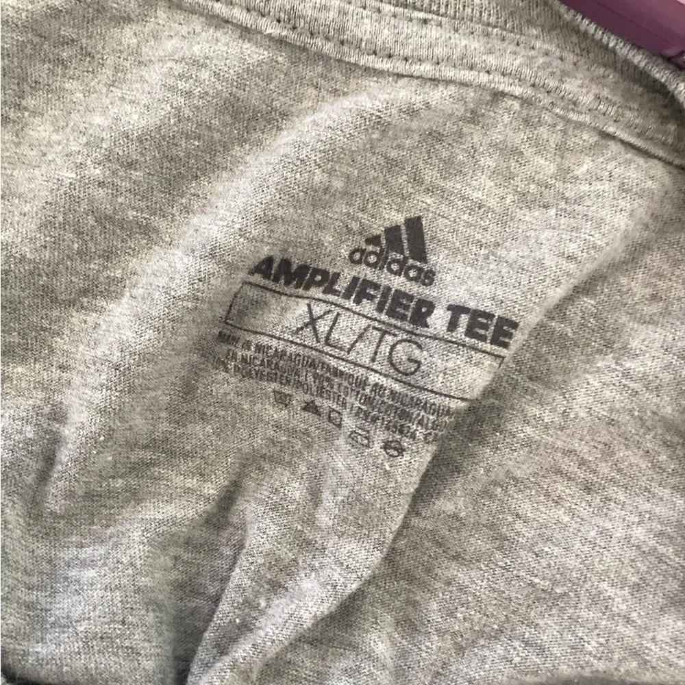 Adidas Gray mens Tee with Camo Logo size XL EUC